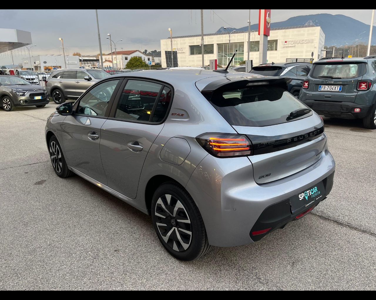 Foto PEUGEOT 208 1.2 hybrid Style 100cv e-dcs 6