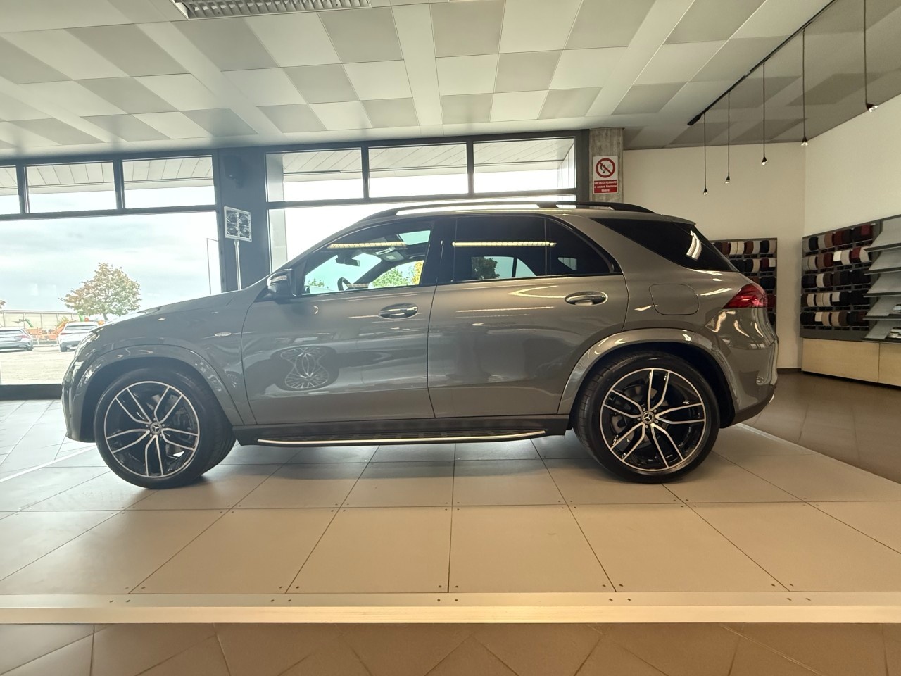 Mercedes GLE GLE 350 de Plug-In Hybrid 4Matic AMG Line PREMIUM - 4