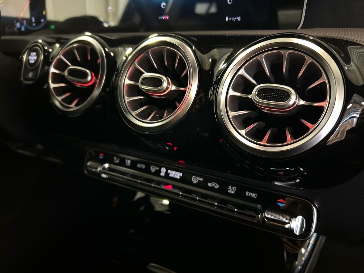 Mercedes Classe A Classe A 180 D Premium 7G-DCT - 14