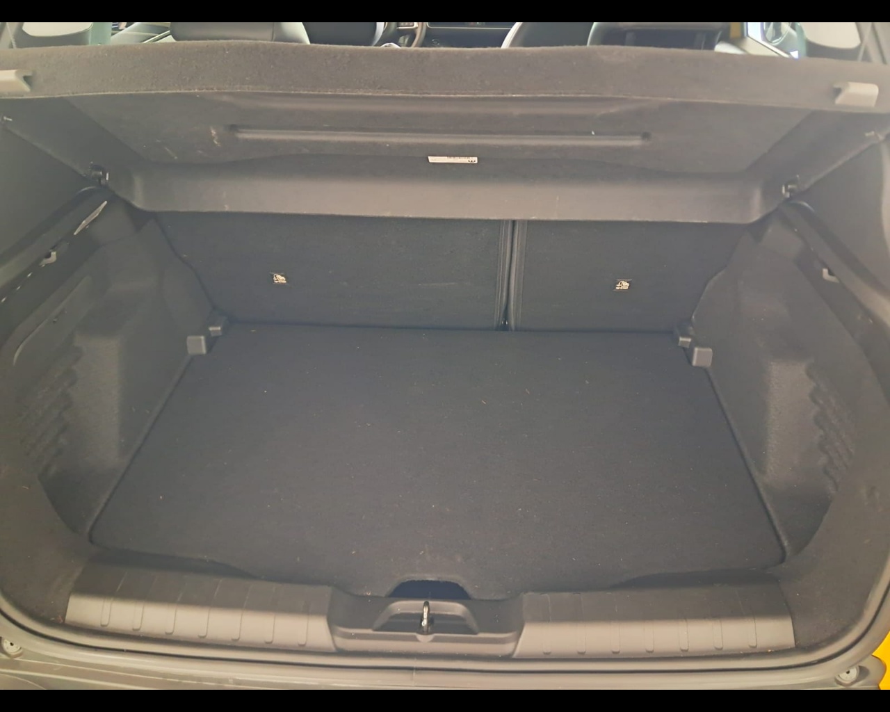 Foto JEEP Avenger 1.2 turbo e-hybrid mhev Summit fwd 110cv edct6