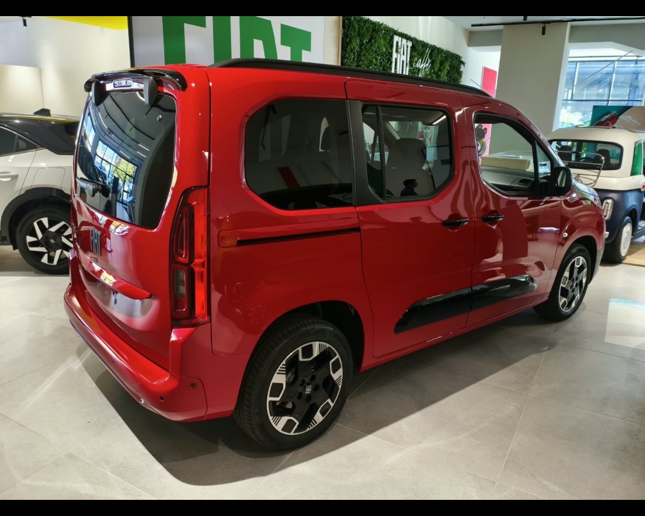 Foto FIAT Qubol 5 Seats Qubo L 1.5 Diesel 130 Cv At8 La Prima