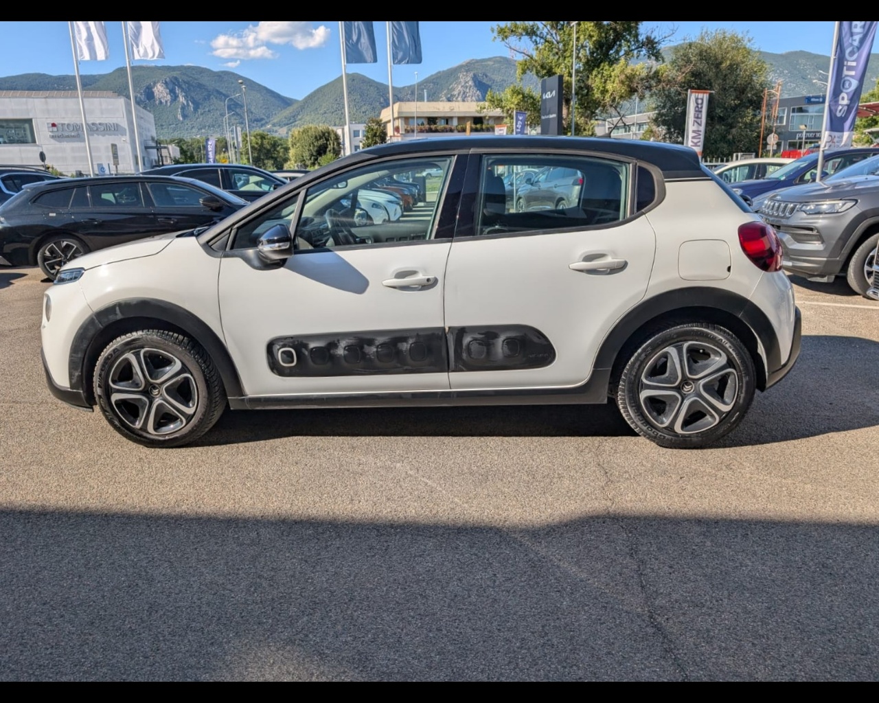 Foto CITROEN C3 1.2 puretech Shine 82cv