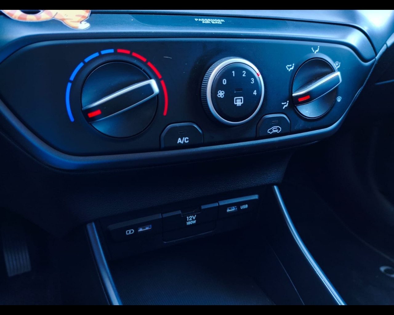Foto HYUNDAI i20 1.2 mpi Connectline