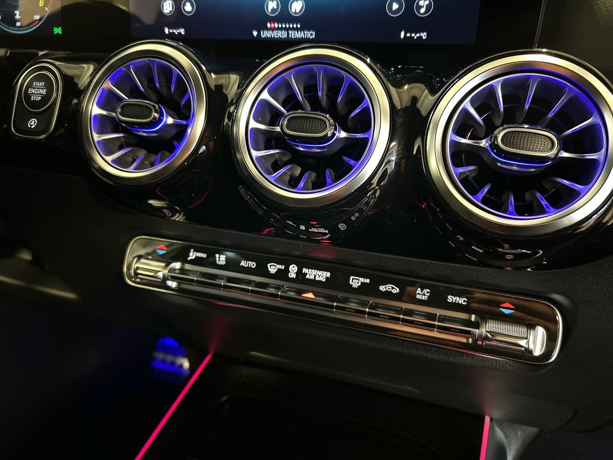 Mercedes GLA GLA 180 D Premium 8G-DCT - 14