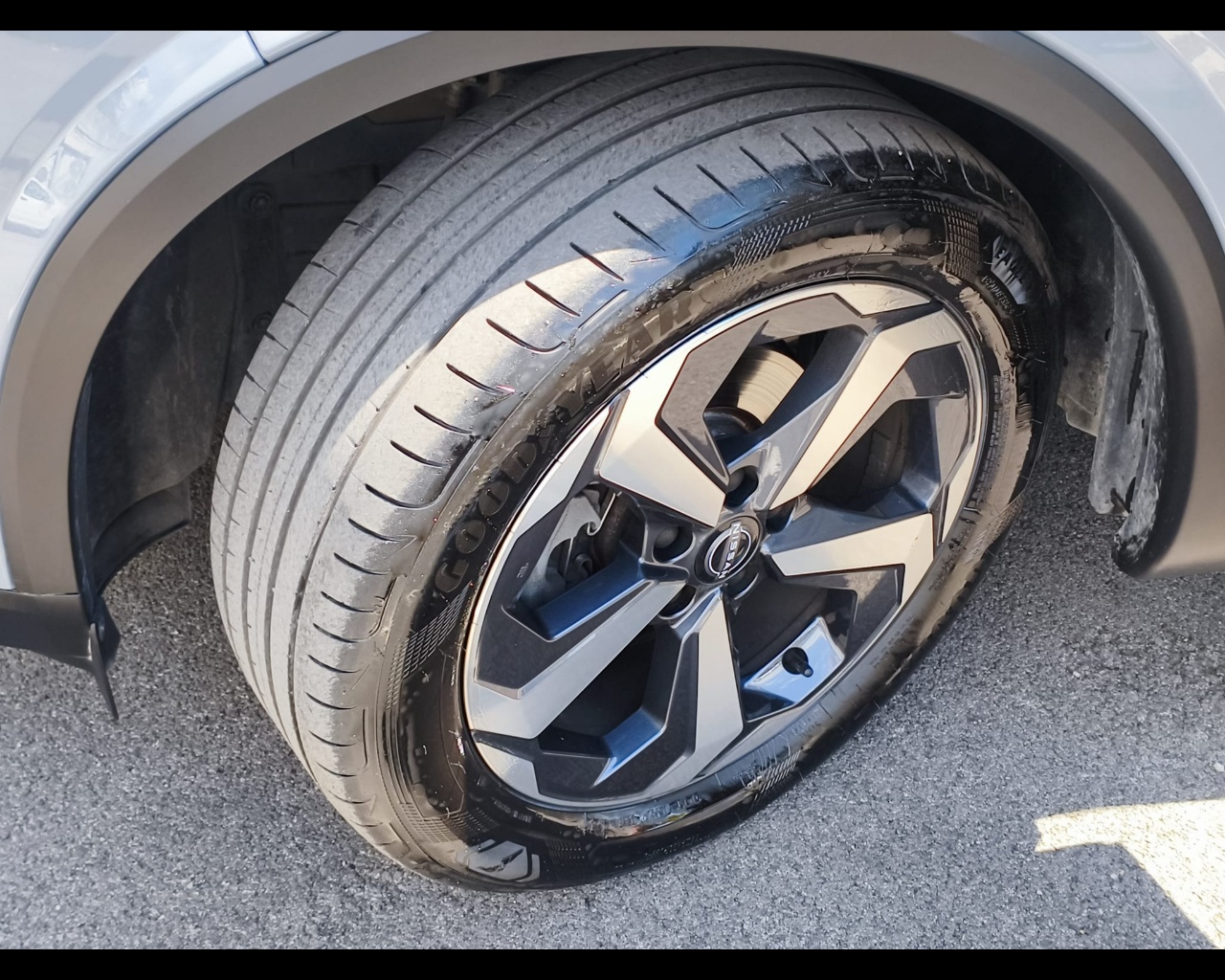 Foto NISSAN Qashqai 1.3 mhev N-Connecta 2wd 158cv xtr