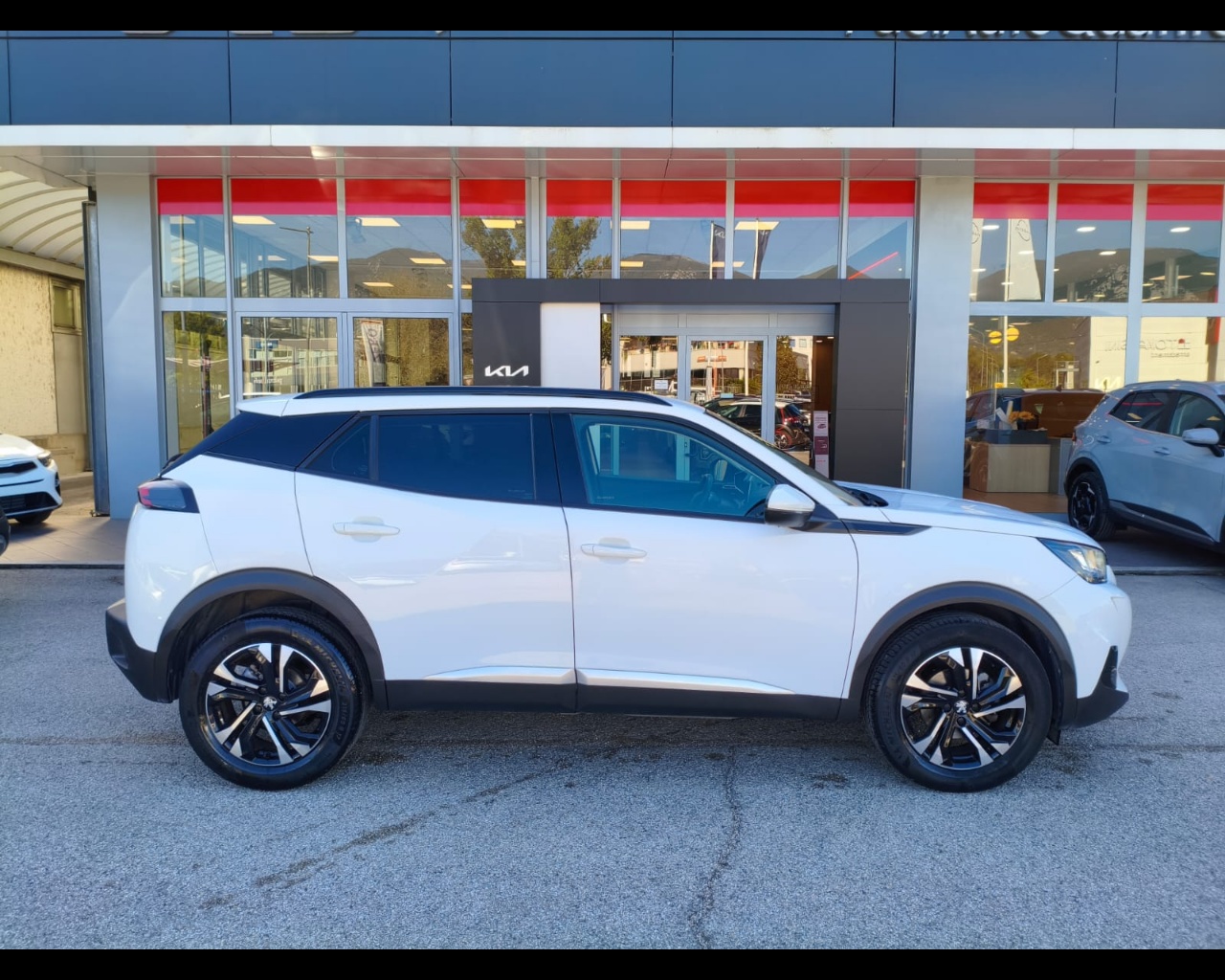 Foto PEUGEOT 2008 1.2 puretech Allure Pack s&s 100cv