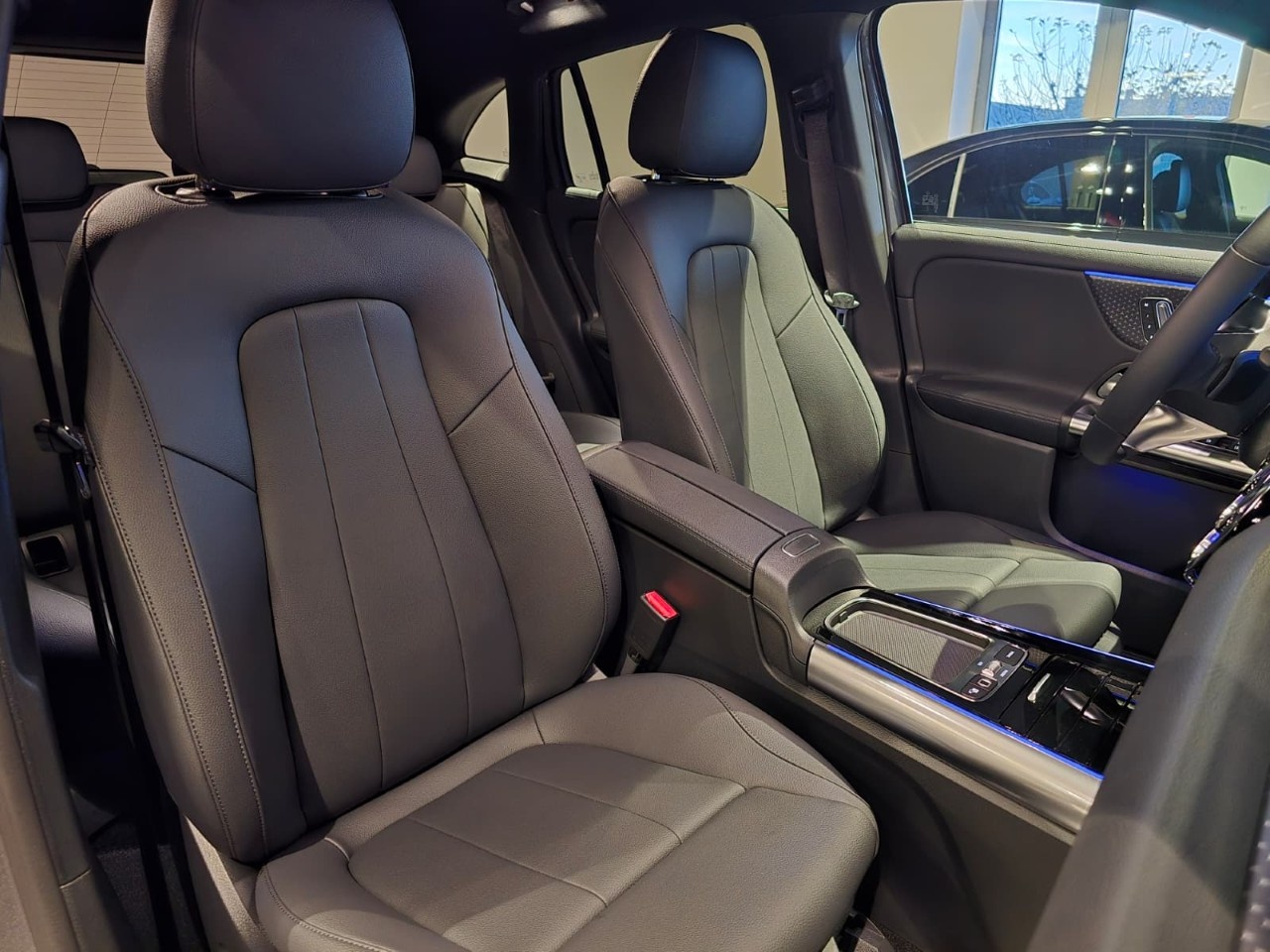 Mercedes EQA EQA 250+ Street Edition - 12