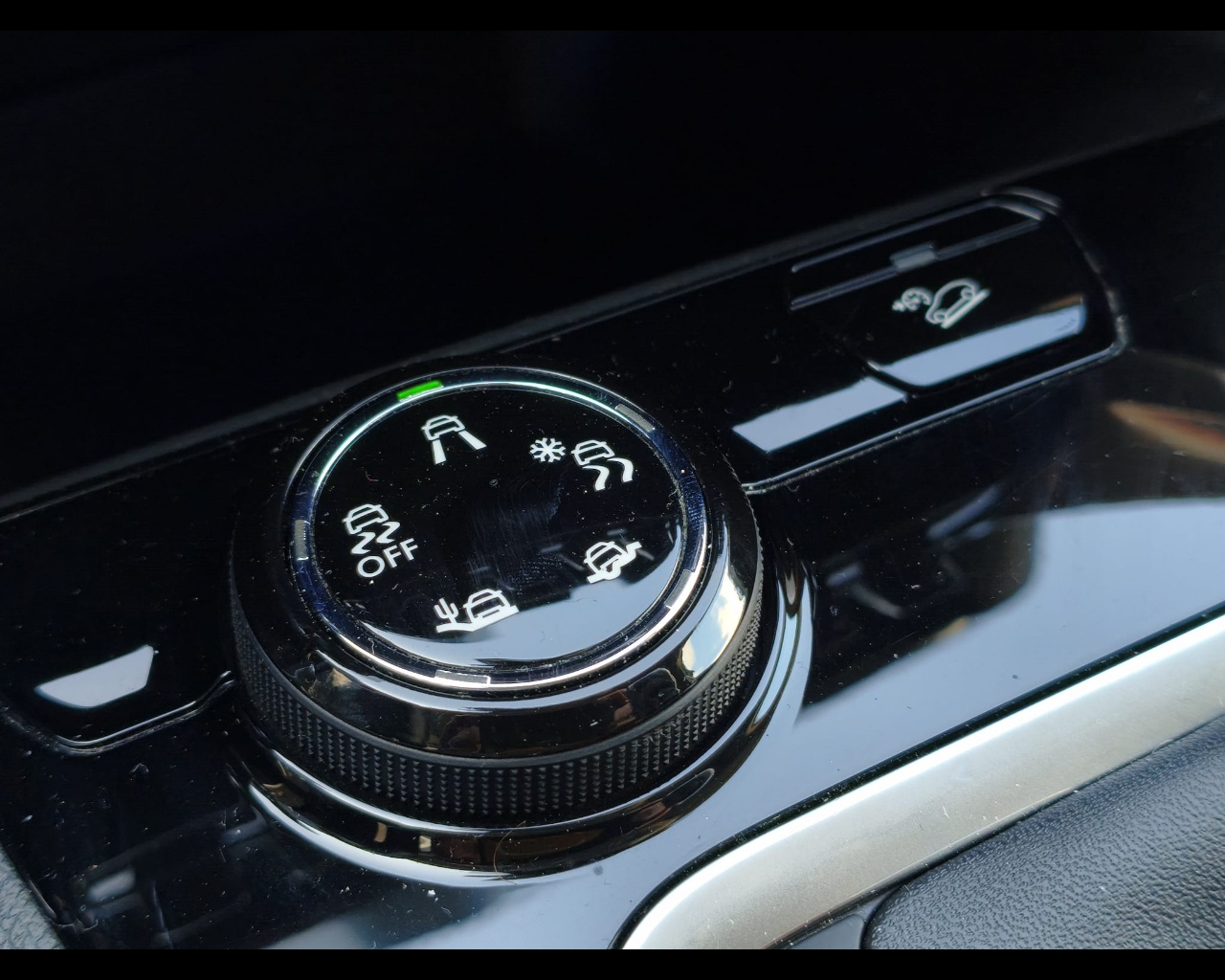 Foto PEUGEOT 3008 1.2 puretech t Allure s&s 130cv 