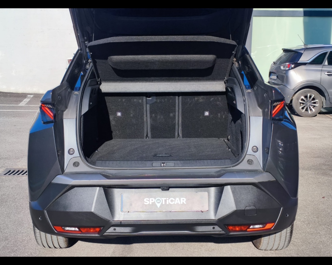 Foto PEUGEOT 3008 1.2 hybrid GT 145cv e-dcs6