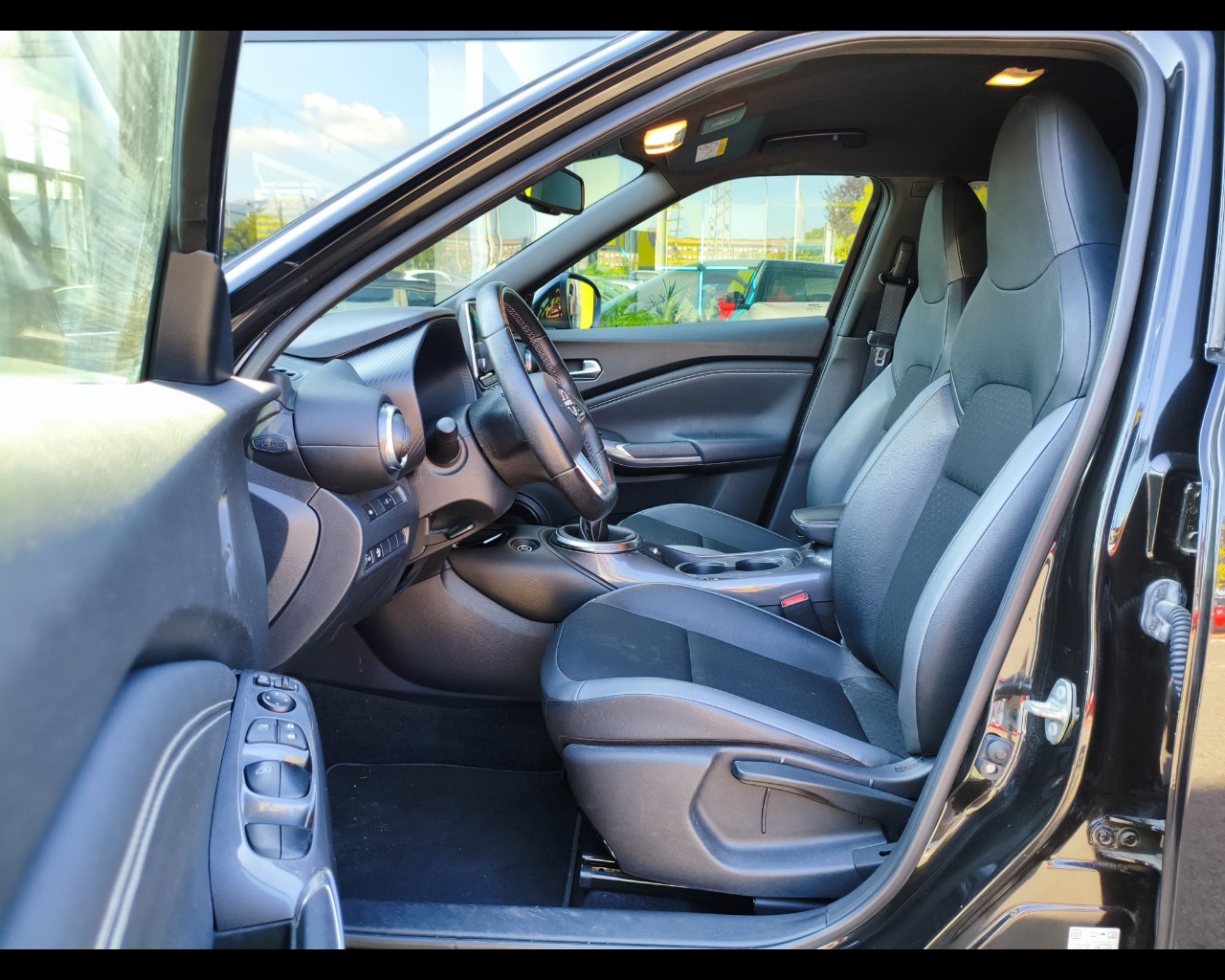 Foto NISSAN Juke 1.0 dig-t N-Connecta 114cv