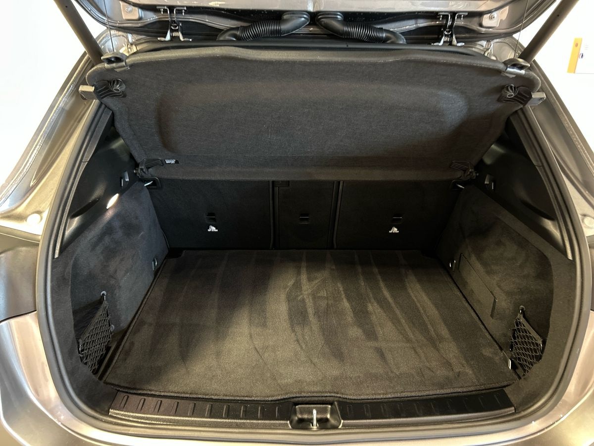 Mercedes GLA GLA 180 D Premium 8G-DCT - 8