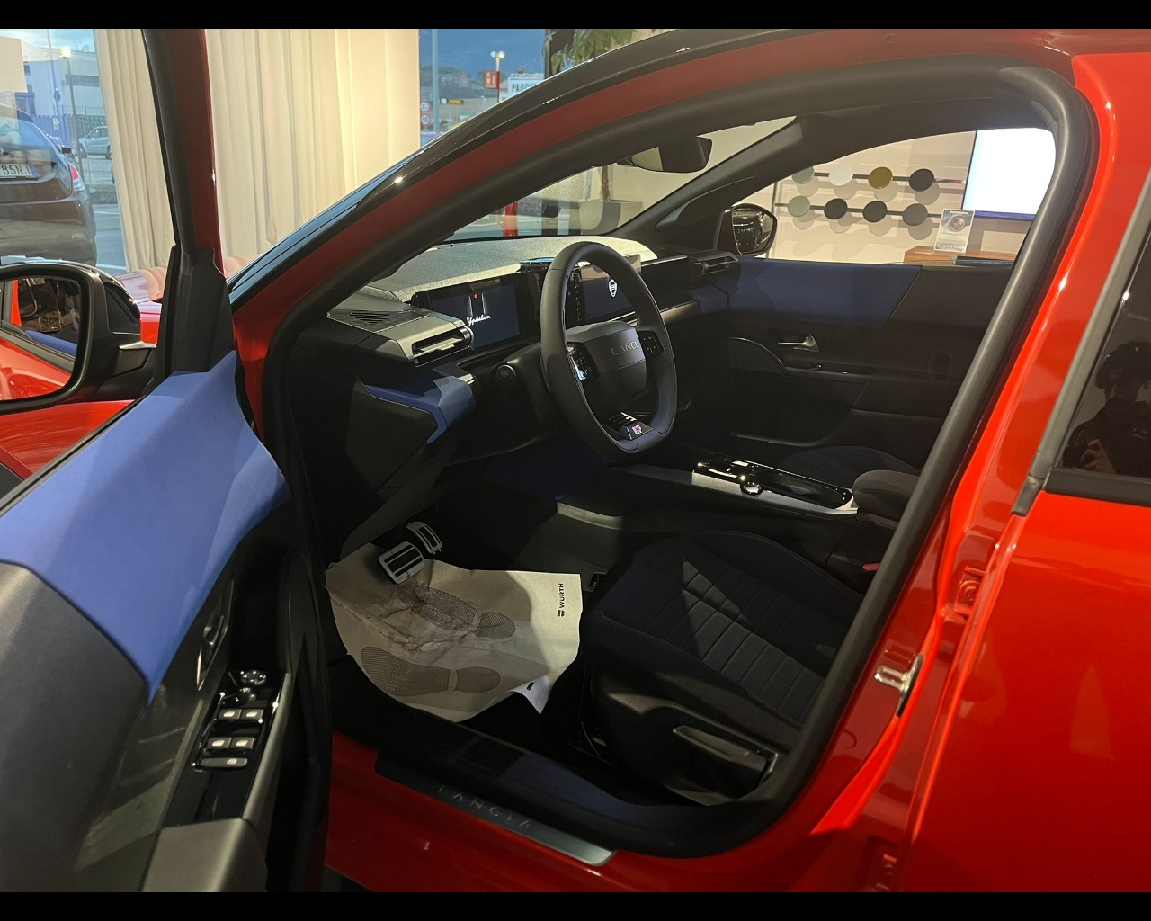 Foto LANCIA Nuova Ypsilon Ibrida Nuova Ypsilon Hf Line 1.2 110cv Ibrida