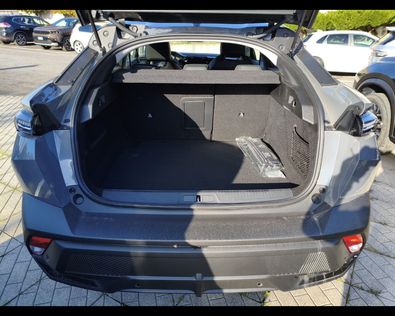 Foto PEUGEOT 408 1.2 hybrid Allure 136cv e-dsc6