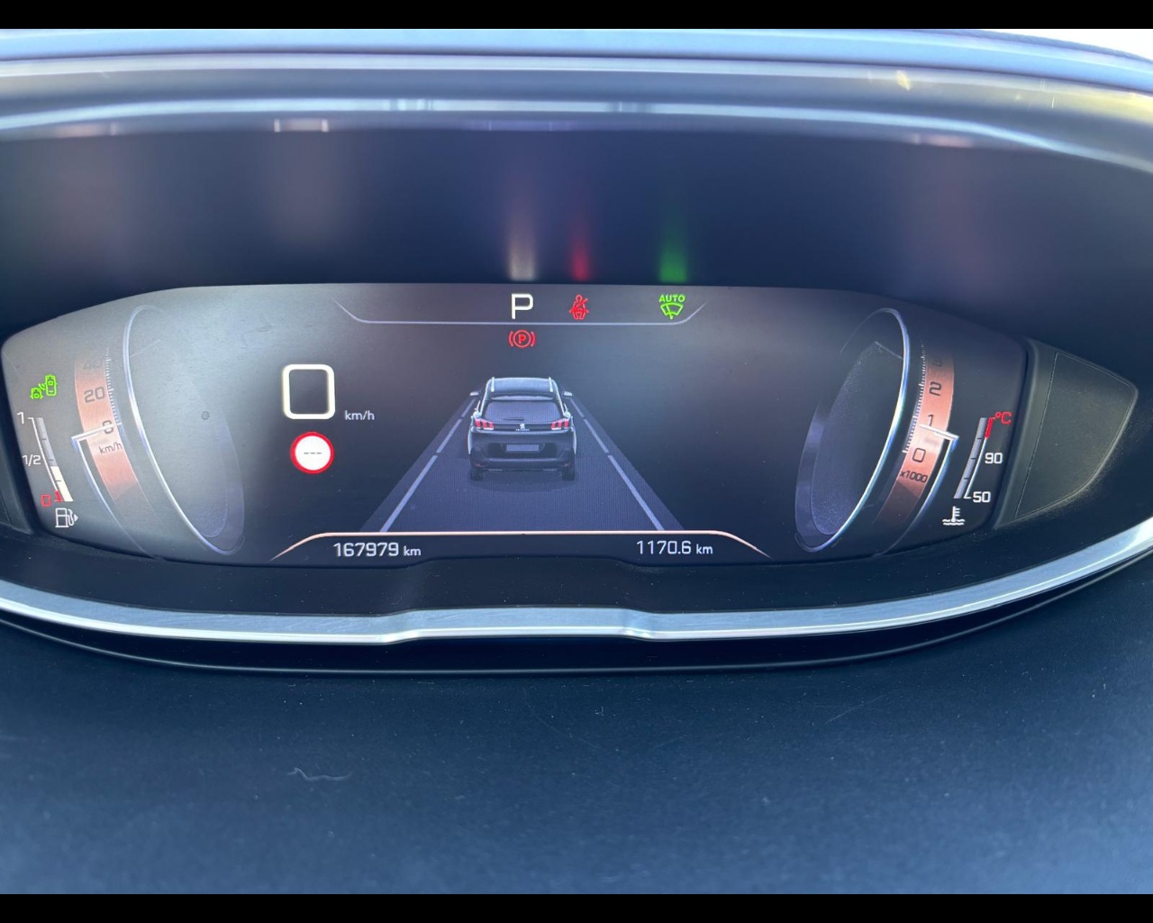 Foto PEUGEOT 5008 1.6 bluehdi Allure s&s 120cv 7p.ti eat6