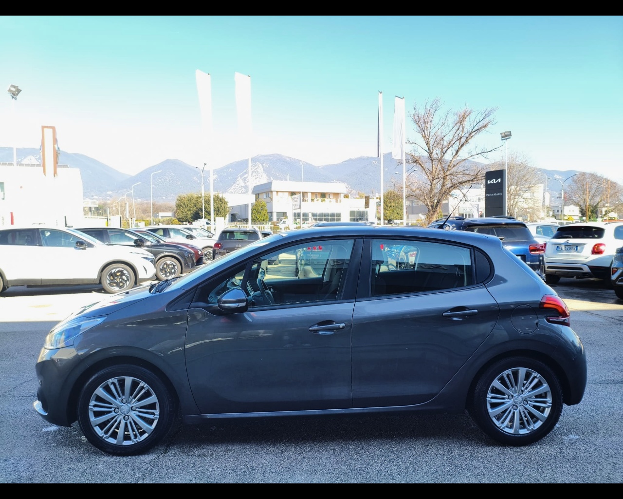 Foto PEUGEOT 208 5p 1.2 puretech Active 82cv