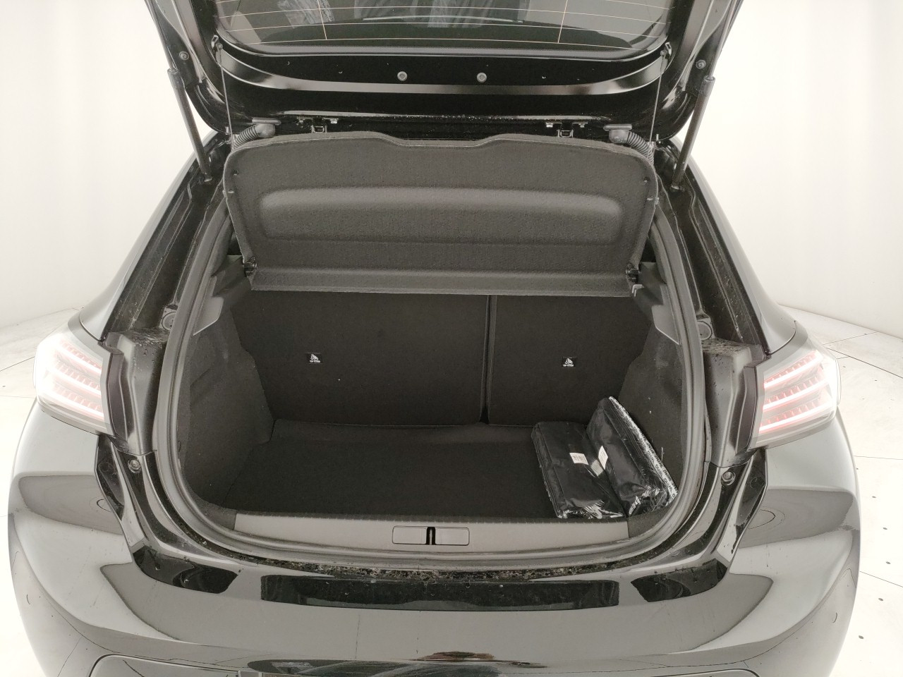 Peugeot 208 Nuovo Ibrido benzina 208 Porto Mantovano