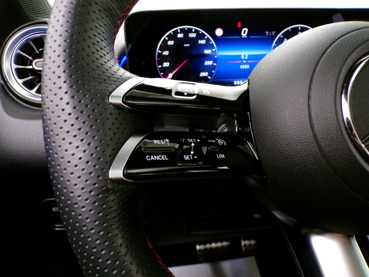 Mercedes  GLB 200 D AMG Line Advanced Plus Seaside Edition 8G-DCT - 18