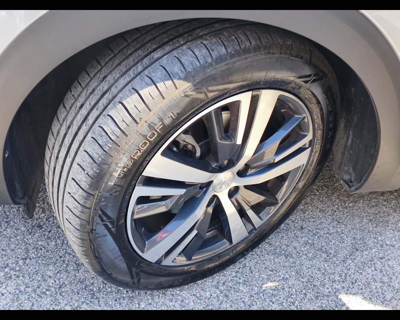 Foto PEUGEOT 3008 1.5 bluehdi Allure s&s 130cv eat8