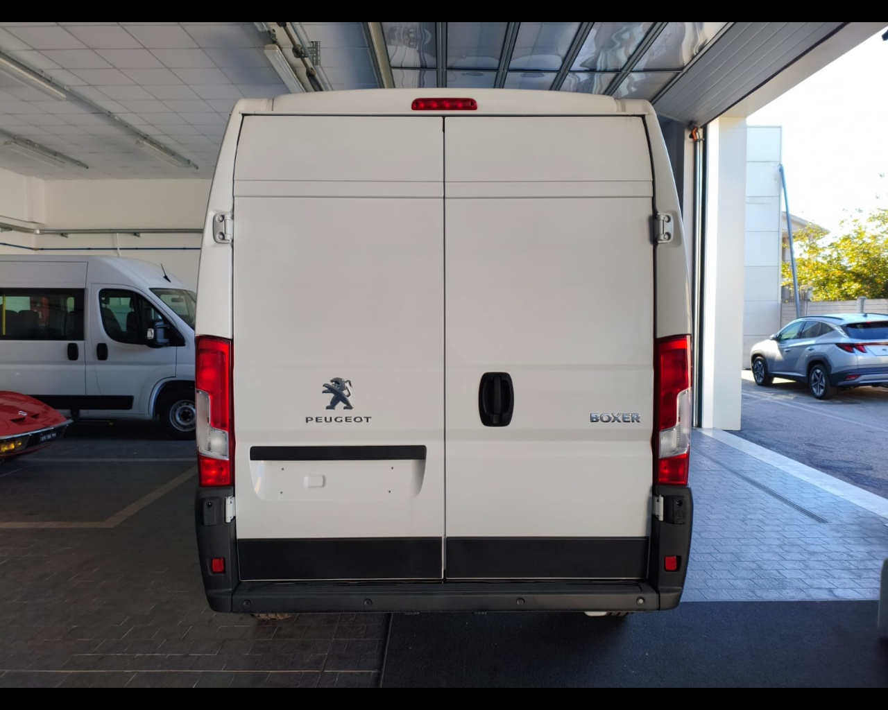 Foto PEUGEOT Boxer Furgone 333 L2 H2 BlueHDi 140 S&S