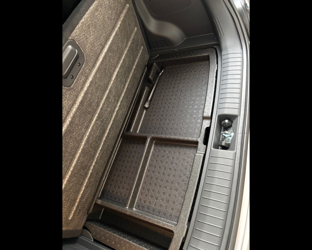 HYUNDAI KONA EV FL 39KWH XLINE Elettrica km0 - 19