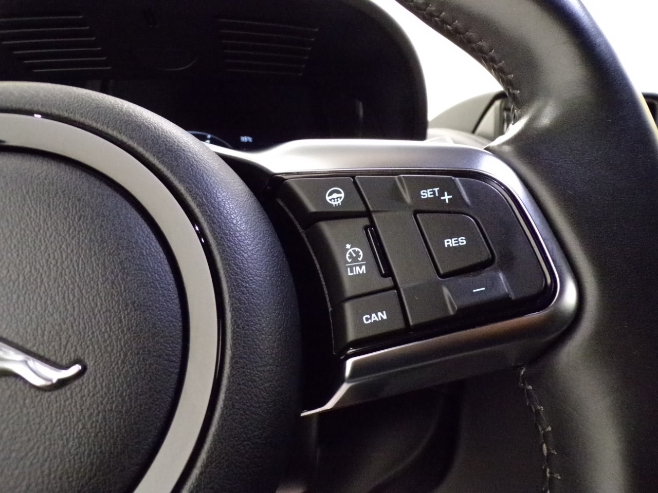 Jaguar F-Type F-Type Coupe 2.0 I4 300cv R-Dynamic RWD Auto - 14