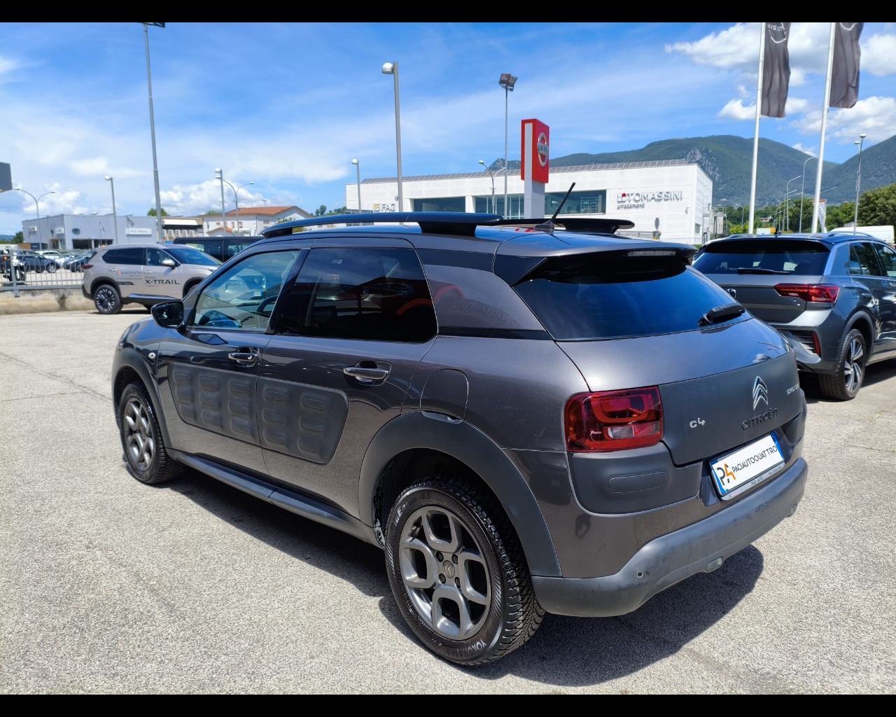 Foto CITROEN C4 Cactus 1.6 bluehdi Shine 100cv