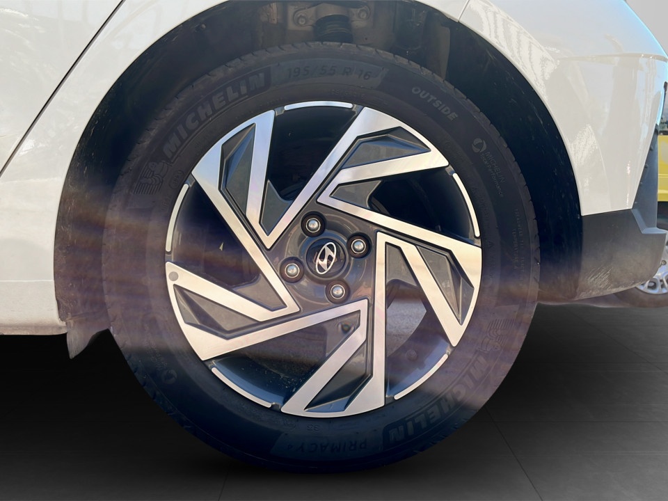 HYUNDAI i20 1.2 mpi Connectline Navi Pack 84cv mt Benzina usato - 18