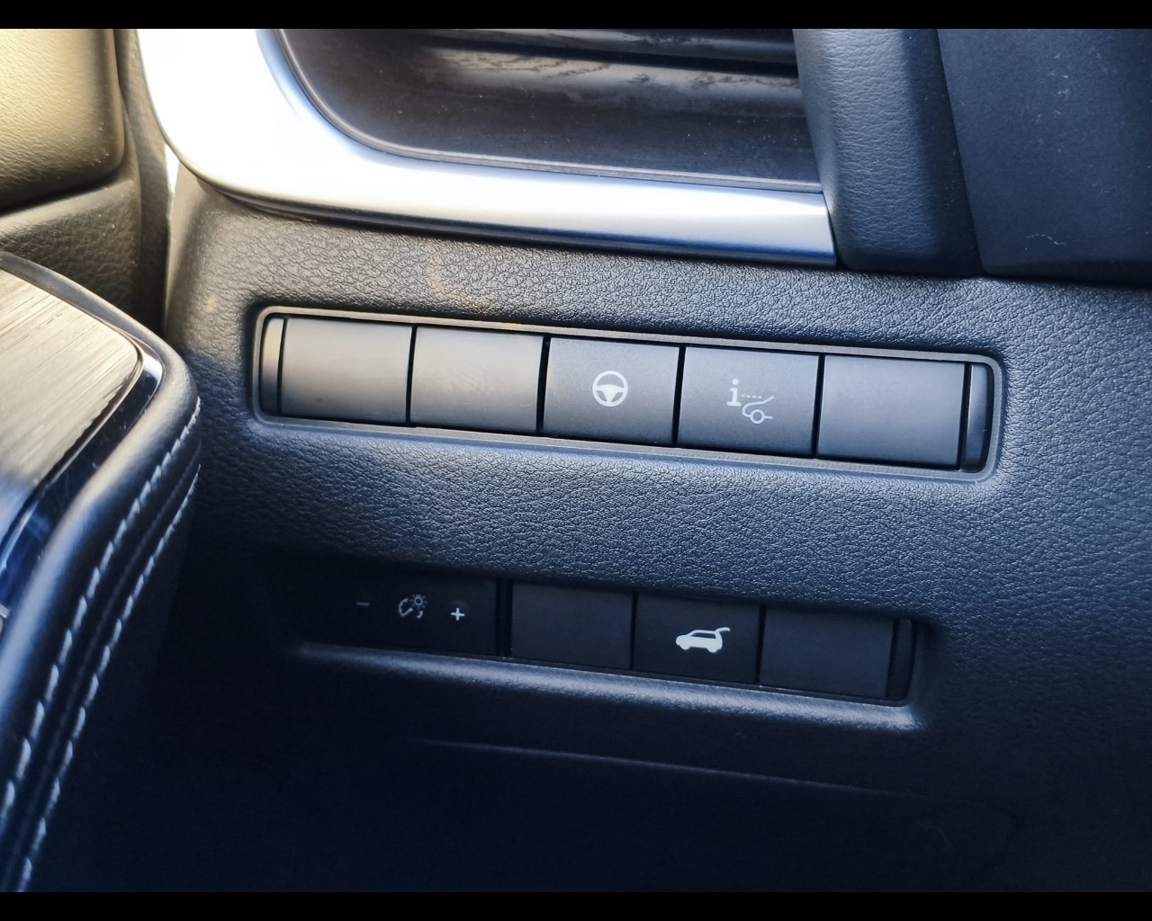 Foto NISSAN X-Trail 1.5 e-power Tekna e-4orce 4wd auto 7p.t