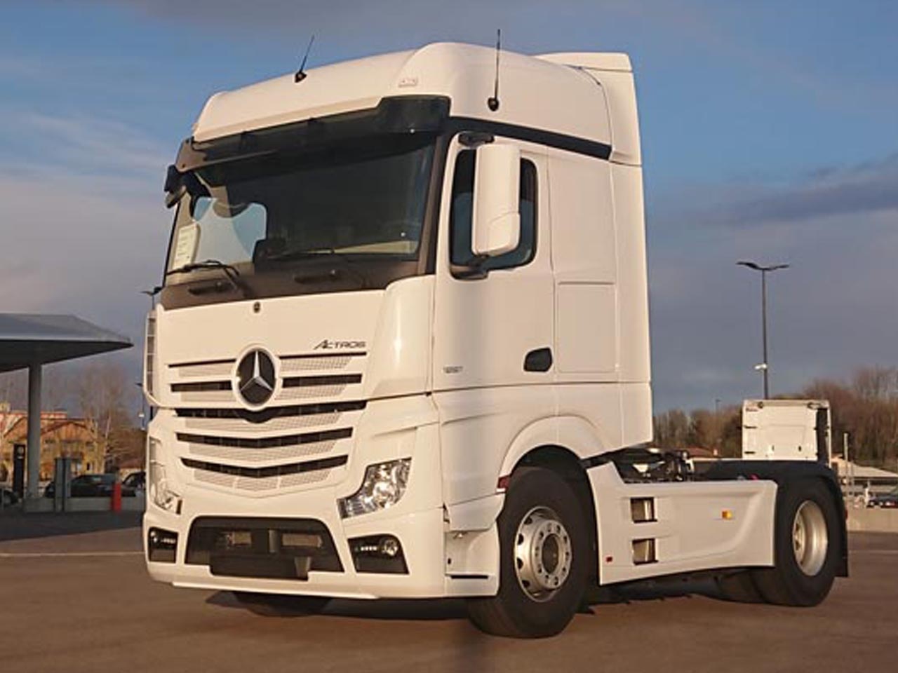 Mercedes Actros New Actros 1851 LS Linea