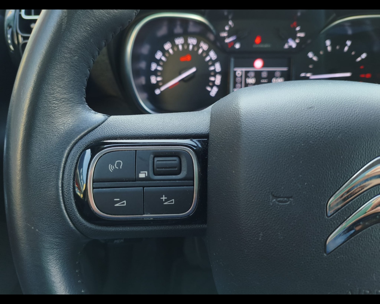 Foto CITROEN C3 Aircross 1.5 bluehdi Shine Pack s&s 110cv