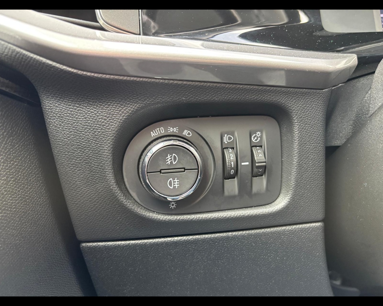 Foto OPEL Mokka 1.2 t Elegance s&s 100cv