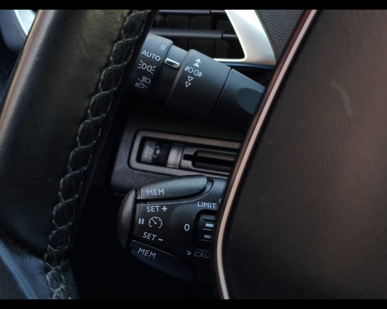 Foto PEUGEOT 3008 1.2 puretech t Allure s&s 130cv 