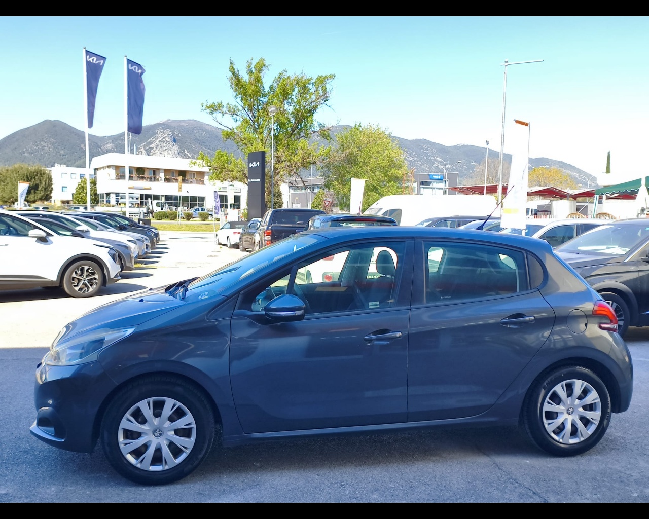 Foto PEUGEOT 208 5p 1.0 puretech Active 68cv