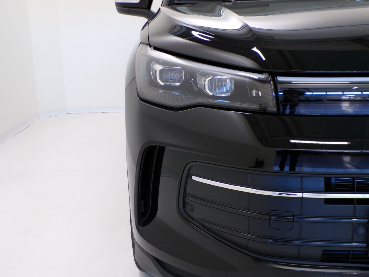 Volkswagen  Tiguan 1.5 etsi R-Line Plus 150cv dsg - 5