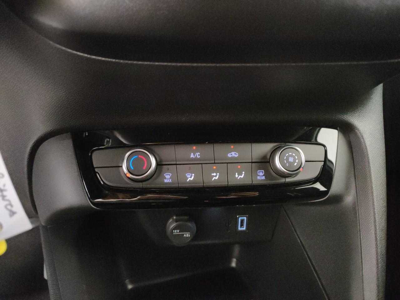 Opel Corsa Nuovo Ibrido benzina Corsa Porto Mantovano