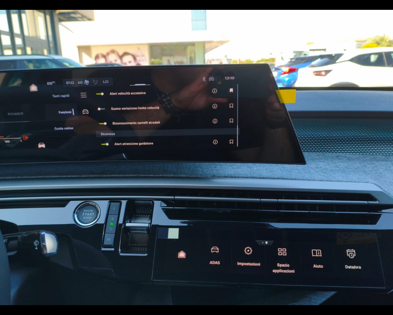 Foto PEUGEOT 3008 1.2 hybrid GT 136cv e-dcs6