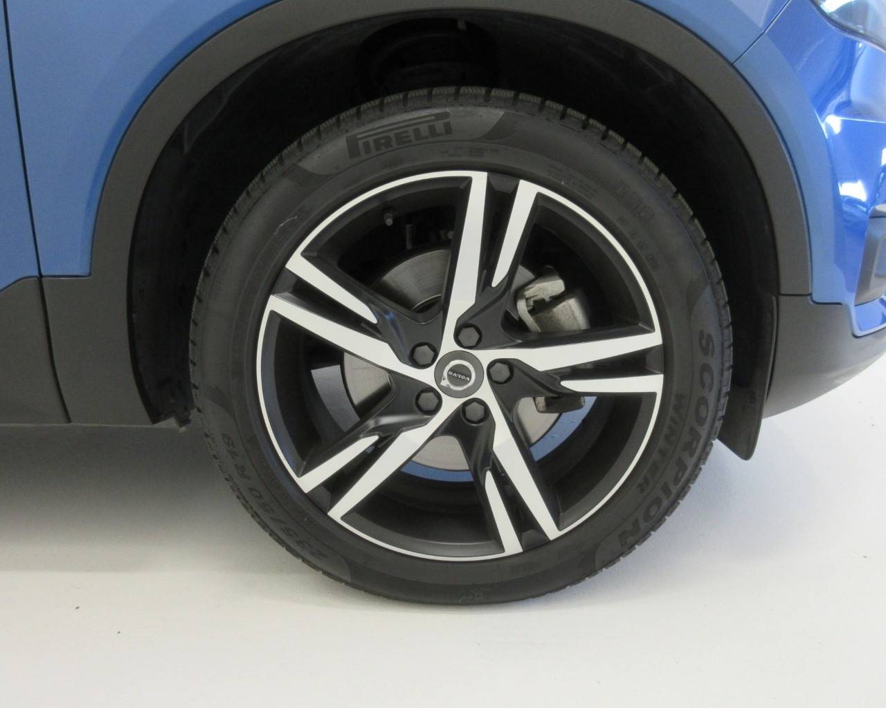 Volvo XC40 XC40 2.0 D4 R-Design AWD Geartronic - 4