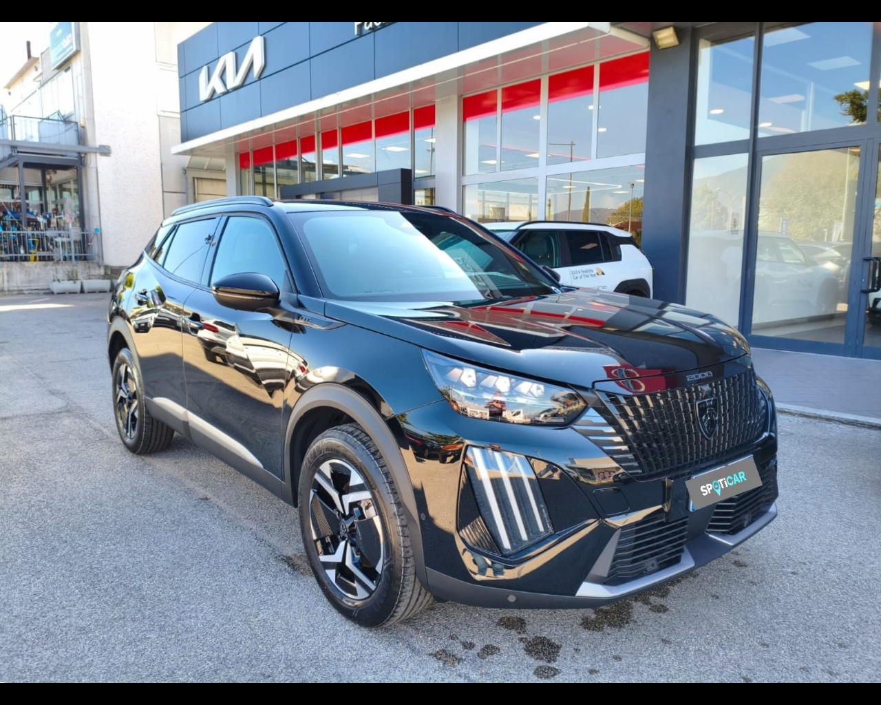 Foto PEUGEOT 2008 1.2 hybrid GT 136cv e-dcs6