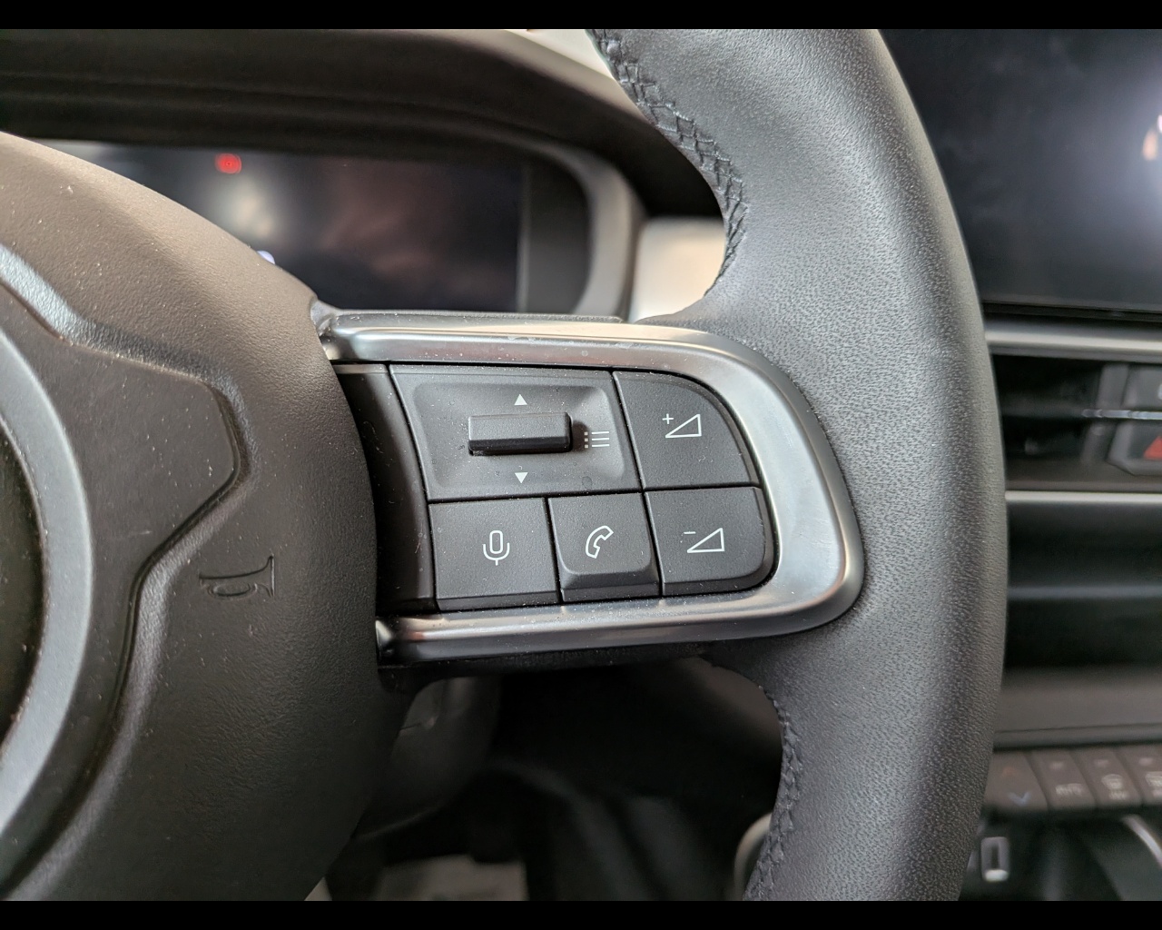 Foto JEEP Avenger 1.2 turbo Summit fwd 100cv