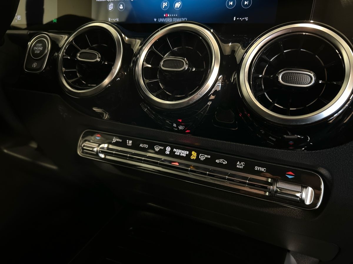 Mercedes GLA GLA 180 D Executive 8G-DCT - 14