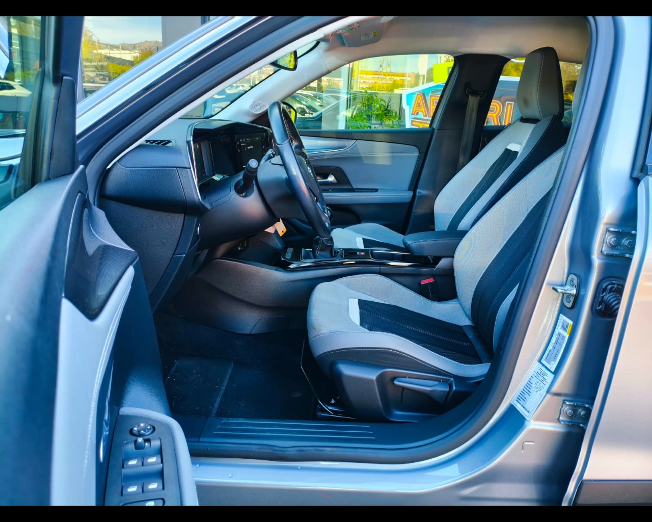 Foto OPEL Mokka 1.5 Elegance s&s 110cv