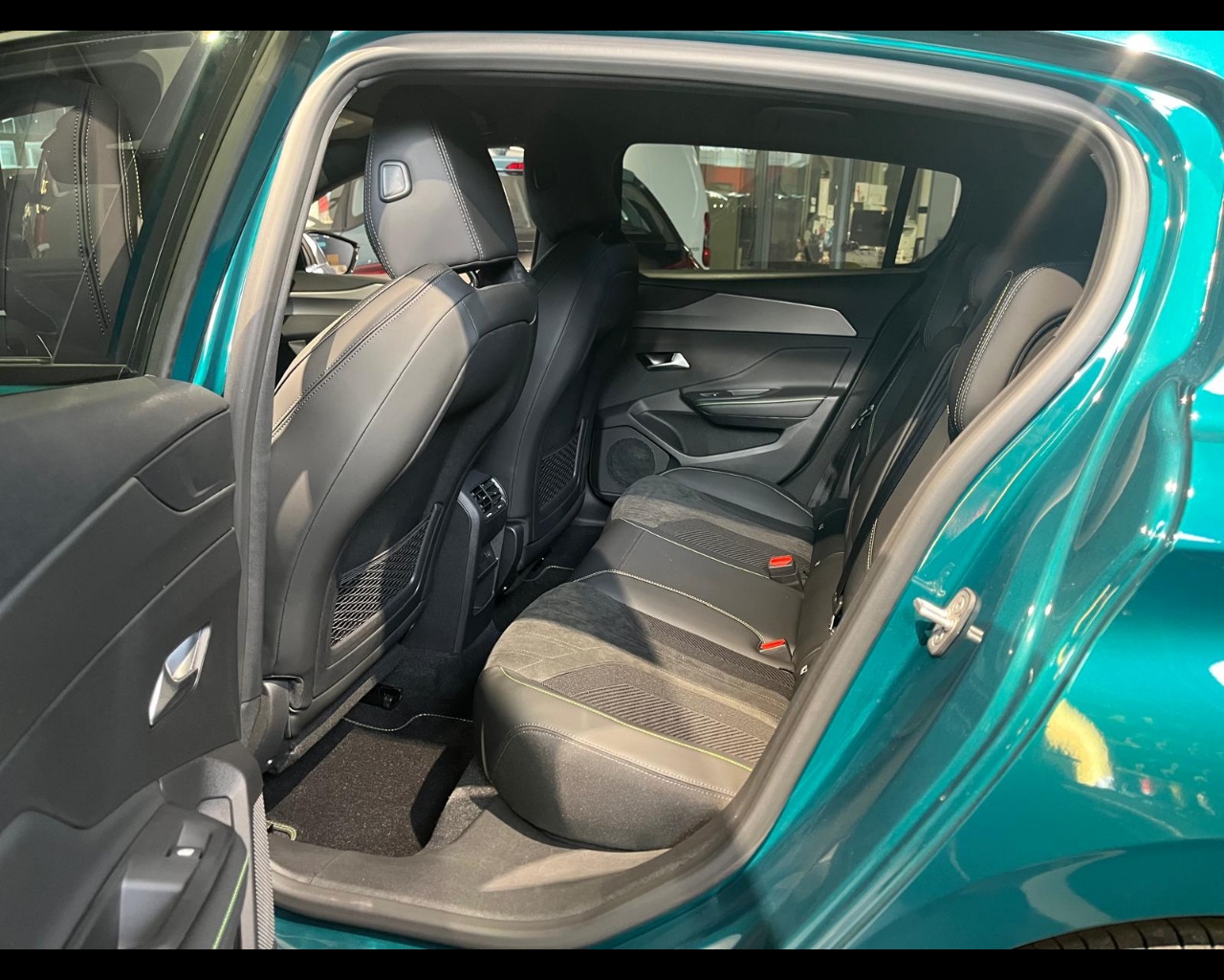 Foto PEUGEOT 308 1.2 hybrid GT 145cv e-dcs 6