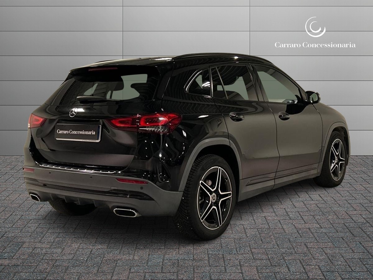 Mercedes GLA GLA 180 D Premium 8G-DCT - 2