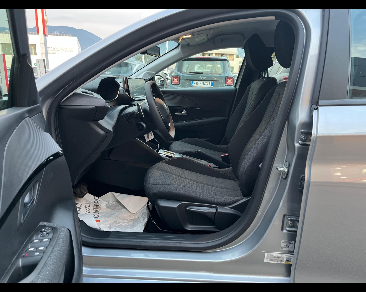 Foto PEUGEOT 208 1.2 hybrid Style 100cv e-dcs 6