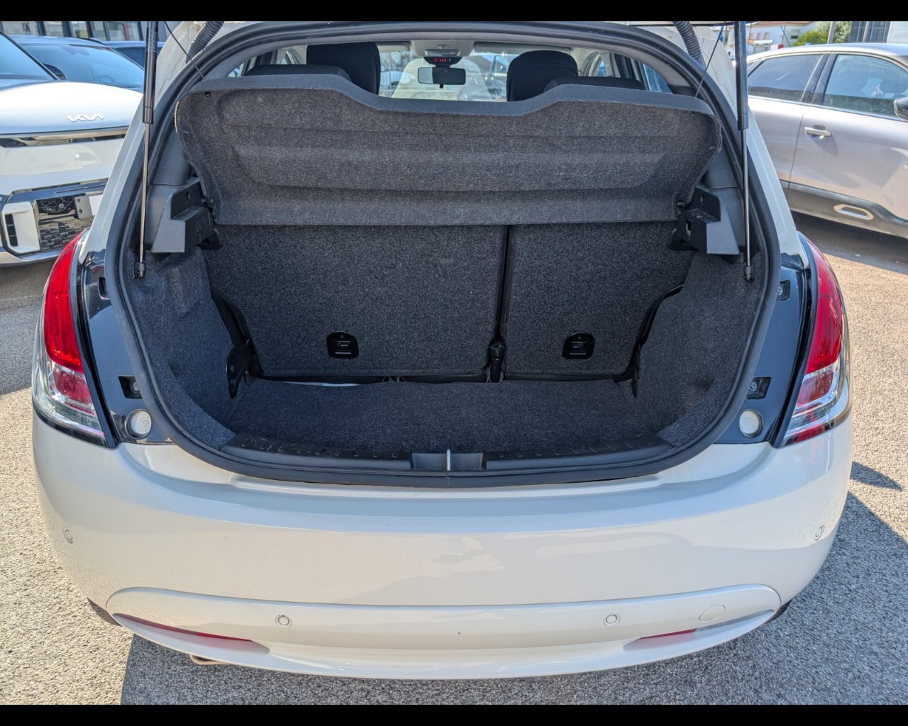 Foto LANCIA Ypsilon 1.0 firefly hybrid Platino s&s 70cv