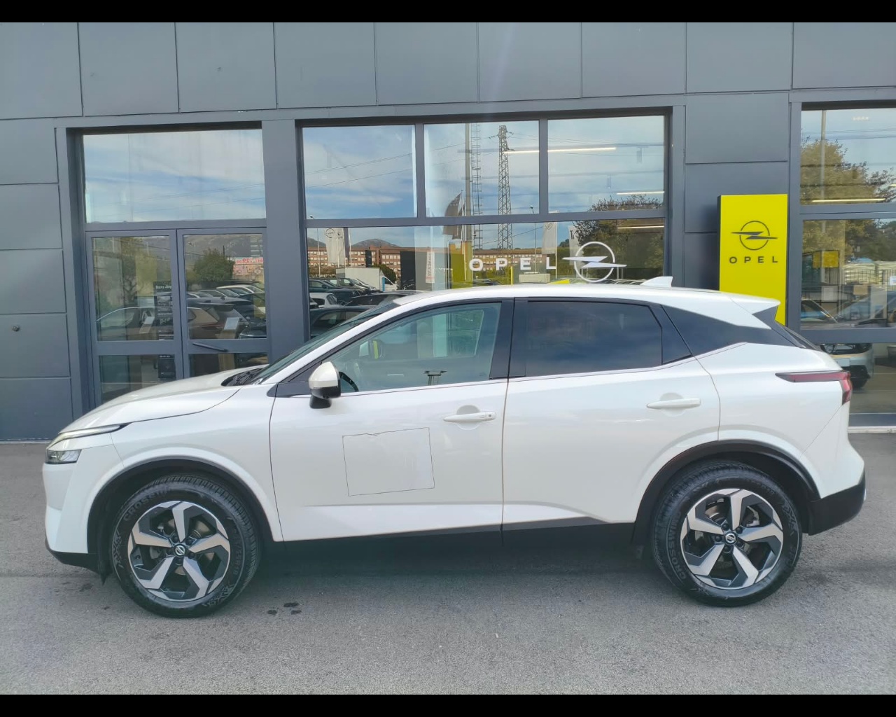 Foto NISSAN Qashqai 1.3 mhev N-Connecta 2wd 140cv (leggere la descrizione!)