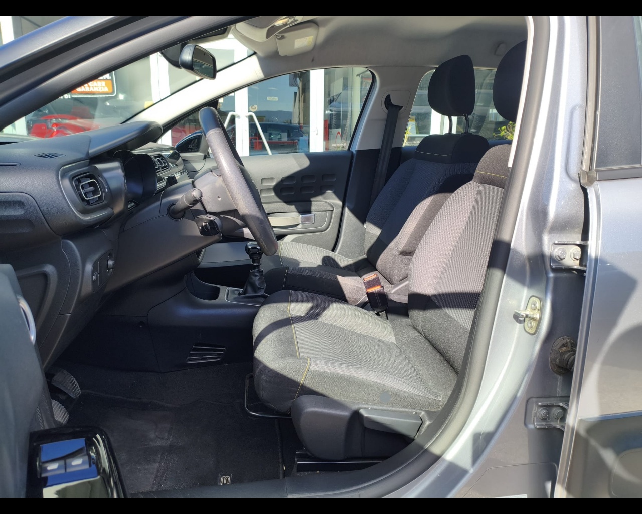 Foto CITROEN C3 1.5 bluehdi Shine s&s 100cv 6m