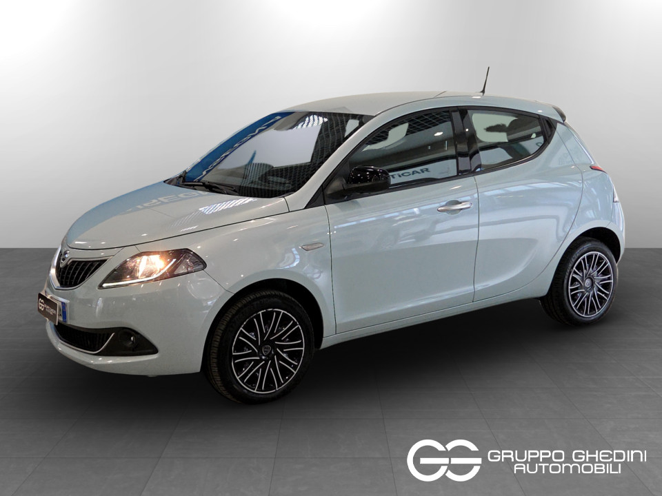 LANCIA Ypsilon 1.0 firefly hybrid Gold s&s 70cv 5p.ti Ibrida usato