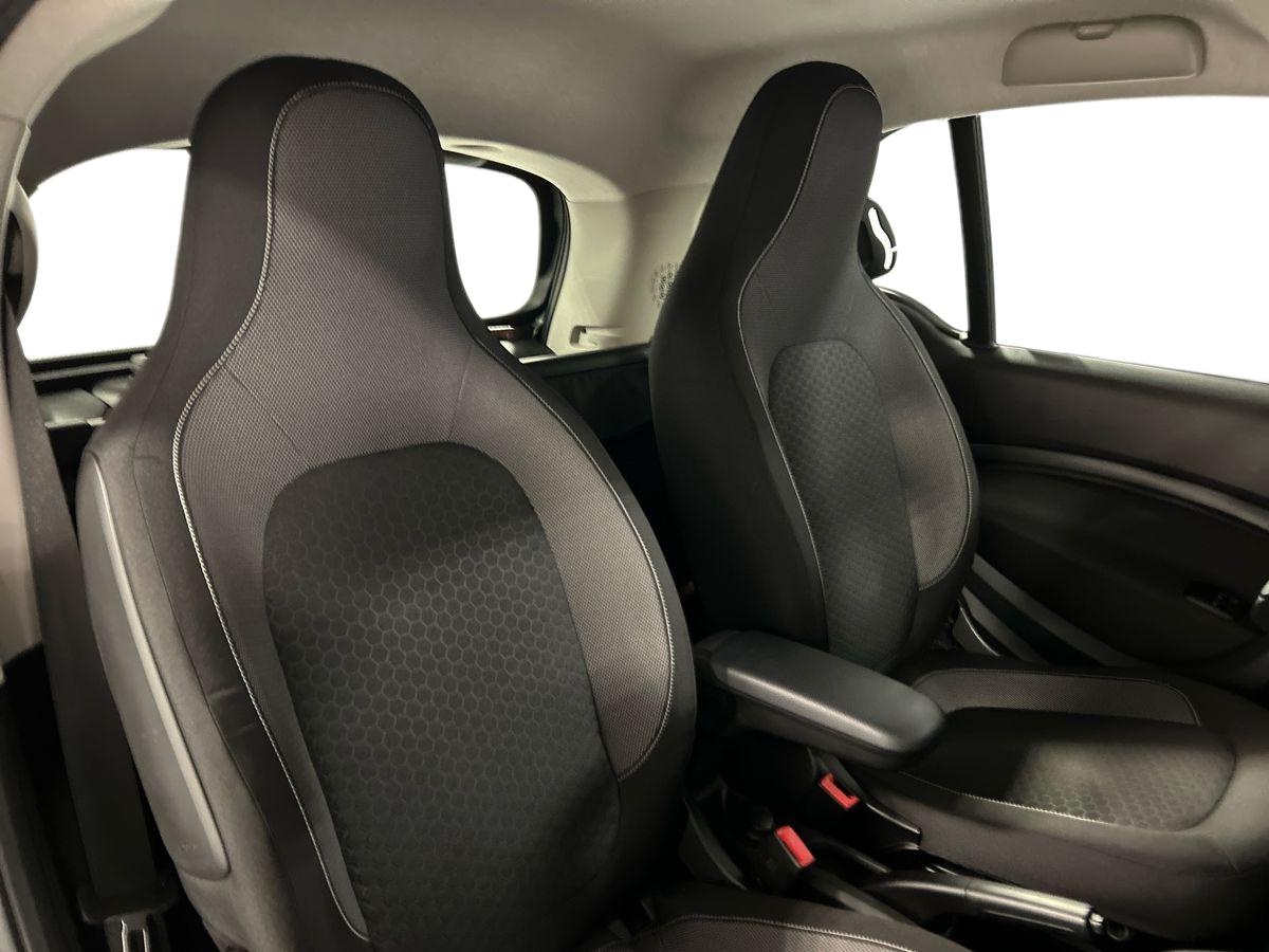 smart fortwo fortwo 22kW EQ Passion - 16