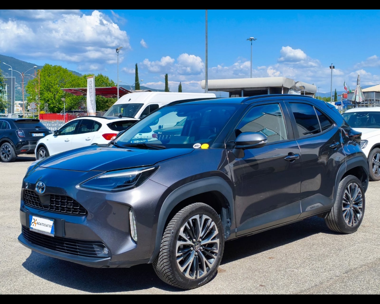 TOYOTA Yaris Cross 1.5h Lounge fwd 116cv e-cvt Usata